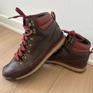 The North Face Men’s Back-To-Berkeley Redux Leather Brown Hiking Boots